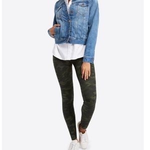 Spanx Green Camo Look At Me Now Seamless Leggings